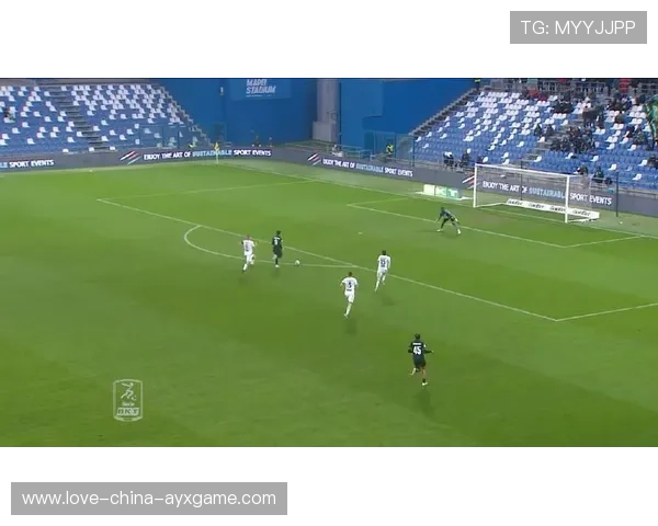 国米反击速度极快，后场长传直挂前锋单刀破门，演绎足球快意人生