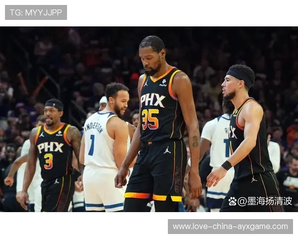 太阳联防反击如闪电,布克连得关键分奠定胜局 太阳联防反击如闪电,布克连得关键分奠定胜局