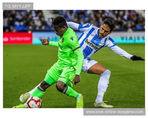 莱万特内部赛中布赖恩连续完成爆发性突破