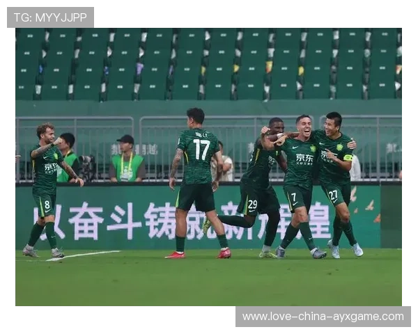 国安新援亮相，备战新赛季志在亚冠