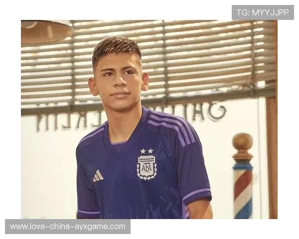 河床完成破门，埃切维里成为焦点